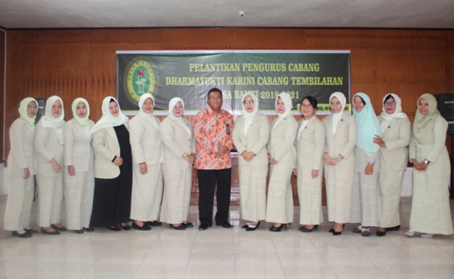 Ketua PN Tembilahan Lantik Pengurus Dharmayuksi Karini Cabang Tembilahan Masa Bhakti 2018-2021   